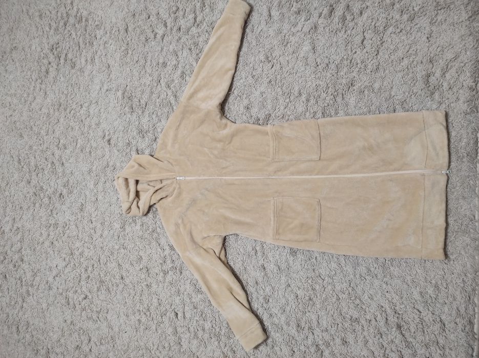 Продам дитячий халат підходить на 12-13 років