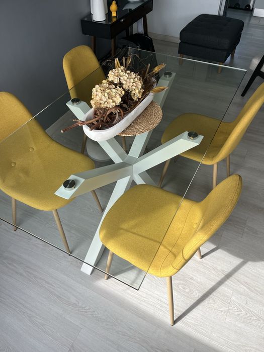 Mesa de jantar em vidro