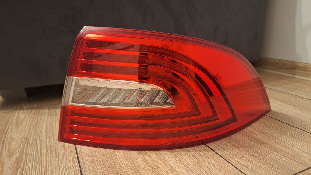 Lampa LED prawy tył 3T5.945.096 A Škoda Superb 2 Lift