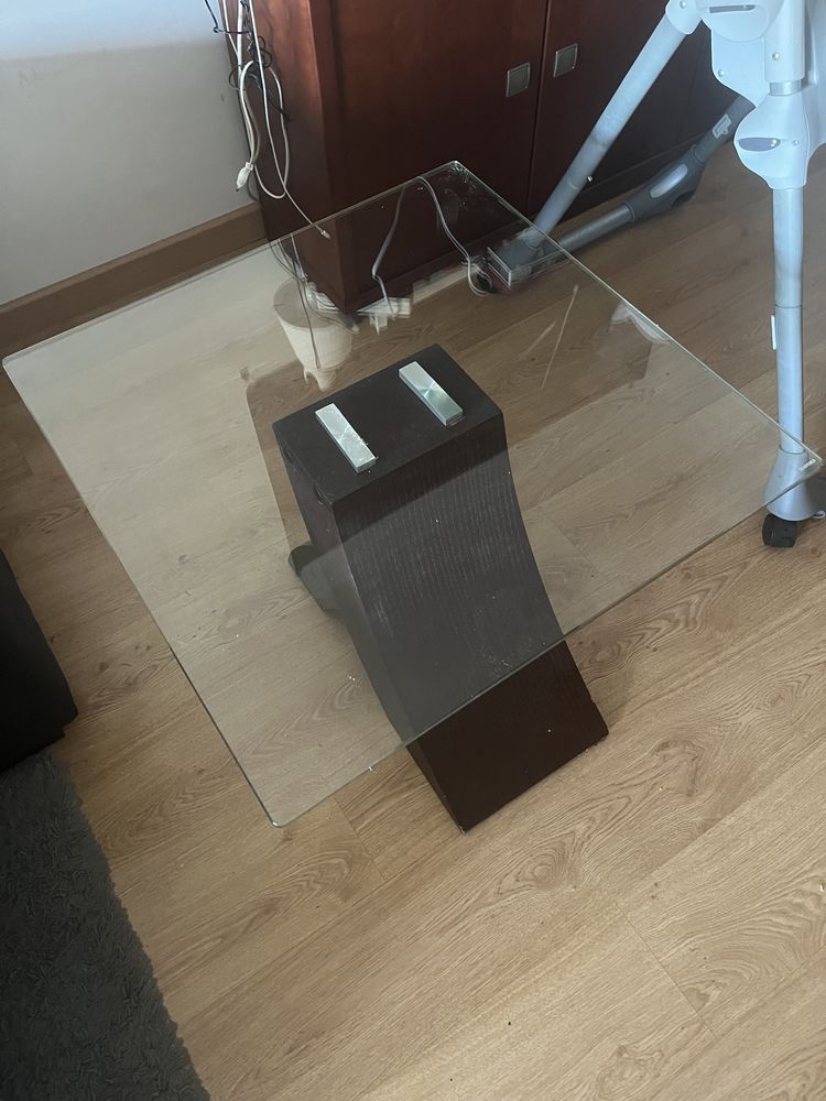 Mesa de vidro quadrada