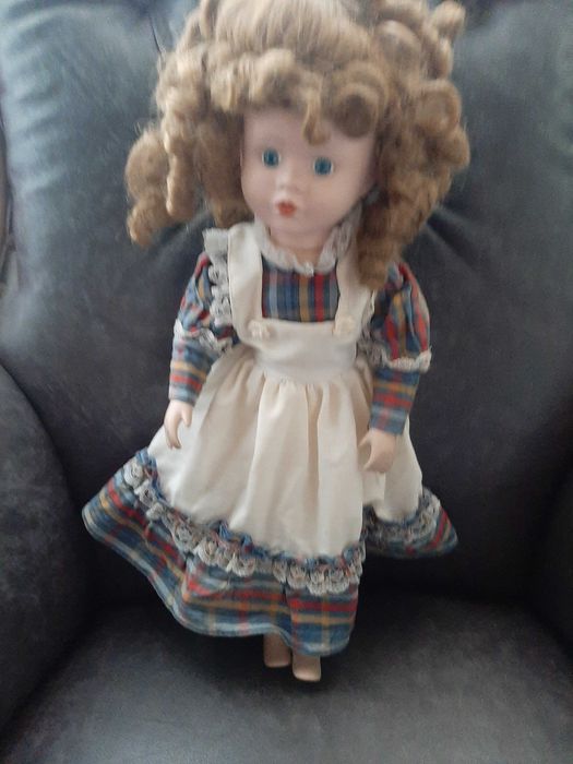 Lalka porcelanowa