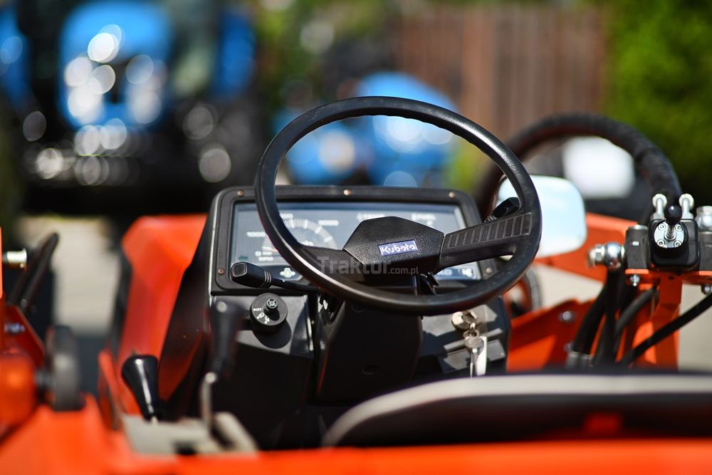 Ciągnik Kubota GT3D 4x4 - 21KM z przednim ładowaczem