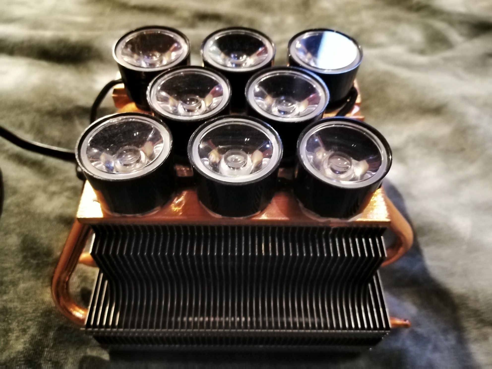 Lampa  do uprawy roślin GROW Full Spectrum  + soczewki 60 stopni