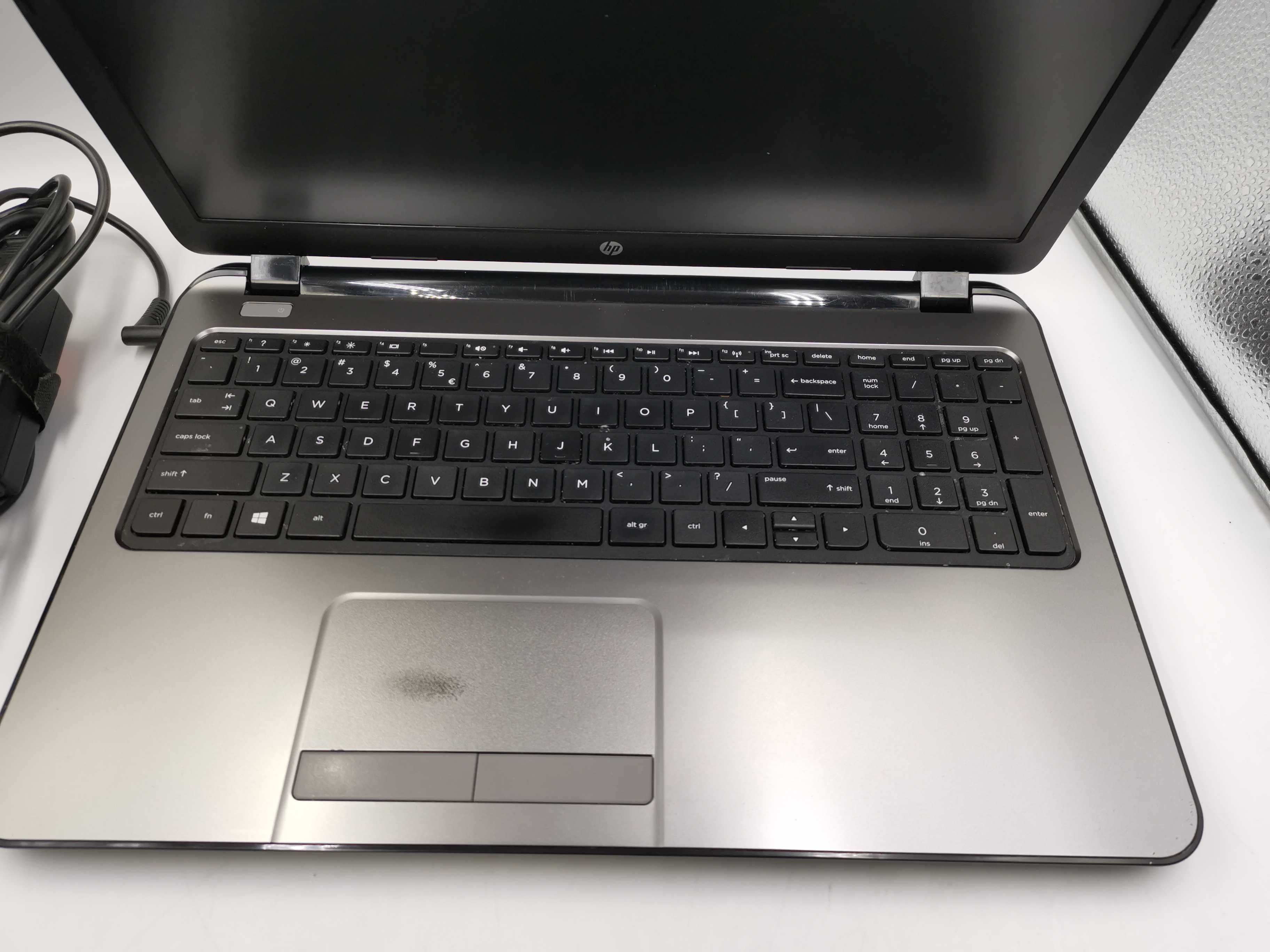 Na Lewara Laptop HP 250