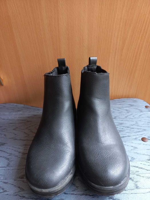 Шкіряні осінні чоботи