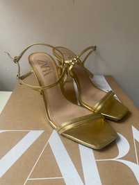 Sandałki sandały na obcasie szpilki złote Zara 38