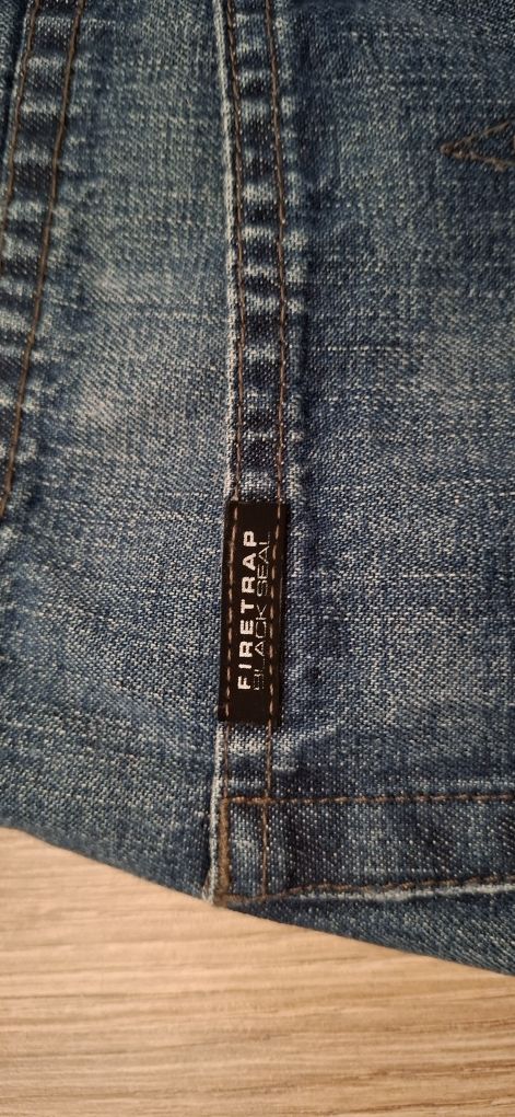 Sprzedam męskie jeansy FIRETRAP