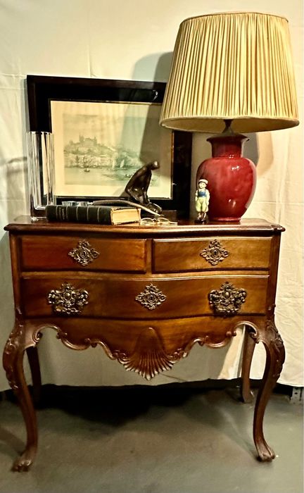 Comoda D.José em nogueira