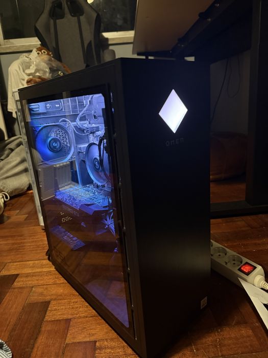 Desktop Gaming HP OMEN GT12-0012np (bom estado)