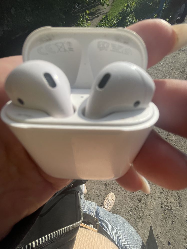 Продам air pods 2