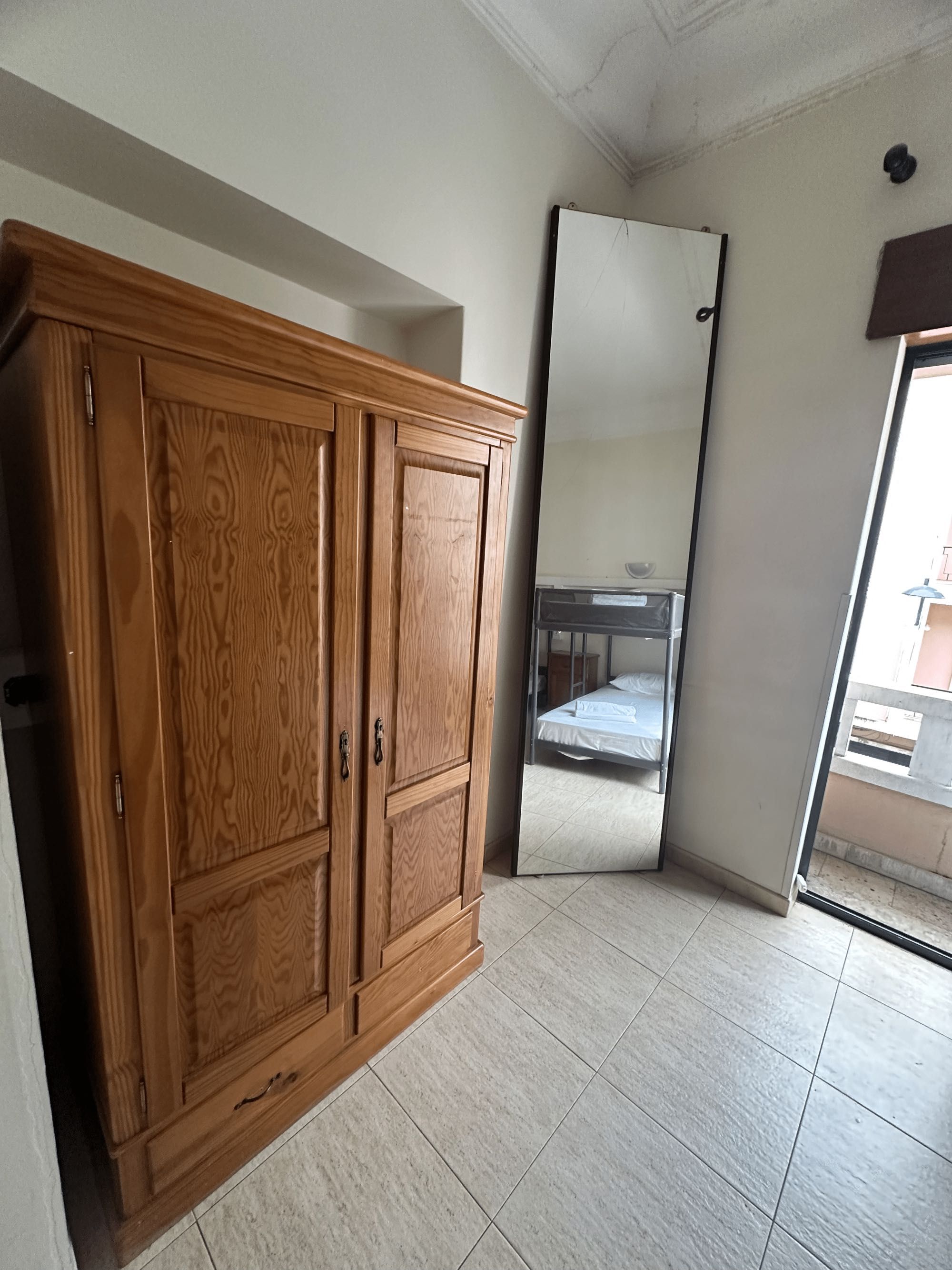 Quarto compartilhado NO CENTRO (SEM CAUÇÃO)
