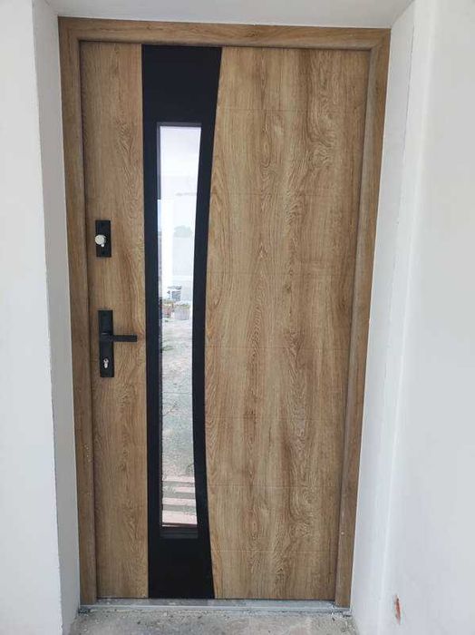 Montaż drzwi, regulacja i uszczelnianie okien