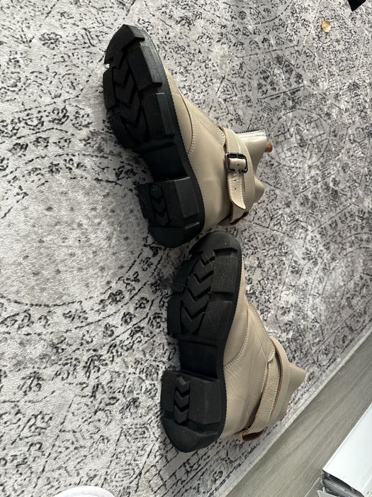 Бежеві черевики шкіряні 36 розмір