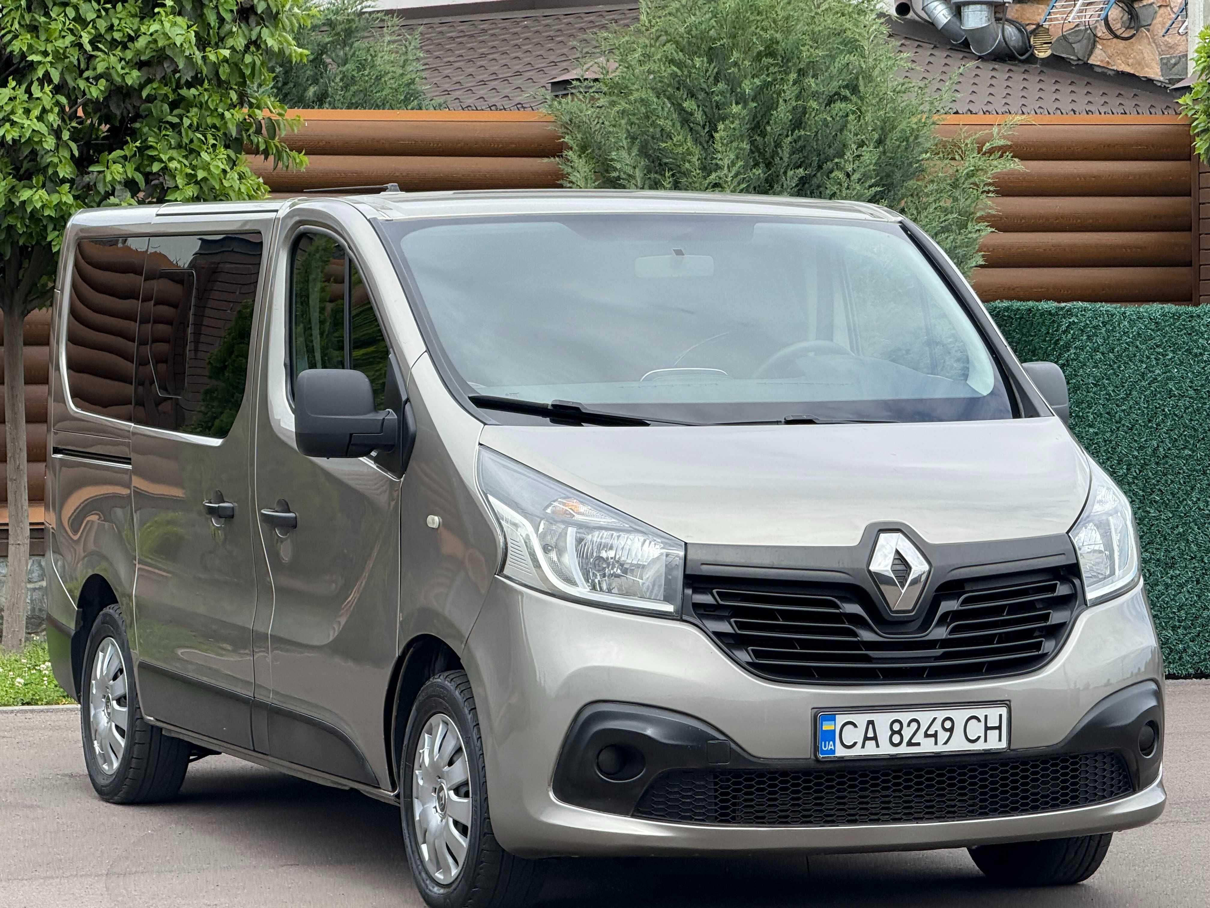 Renault Trafic  2015 Оригінальний пасажир
