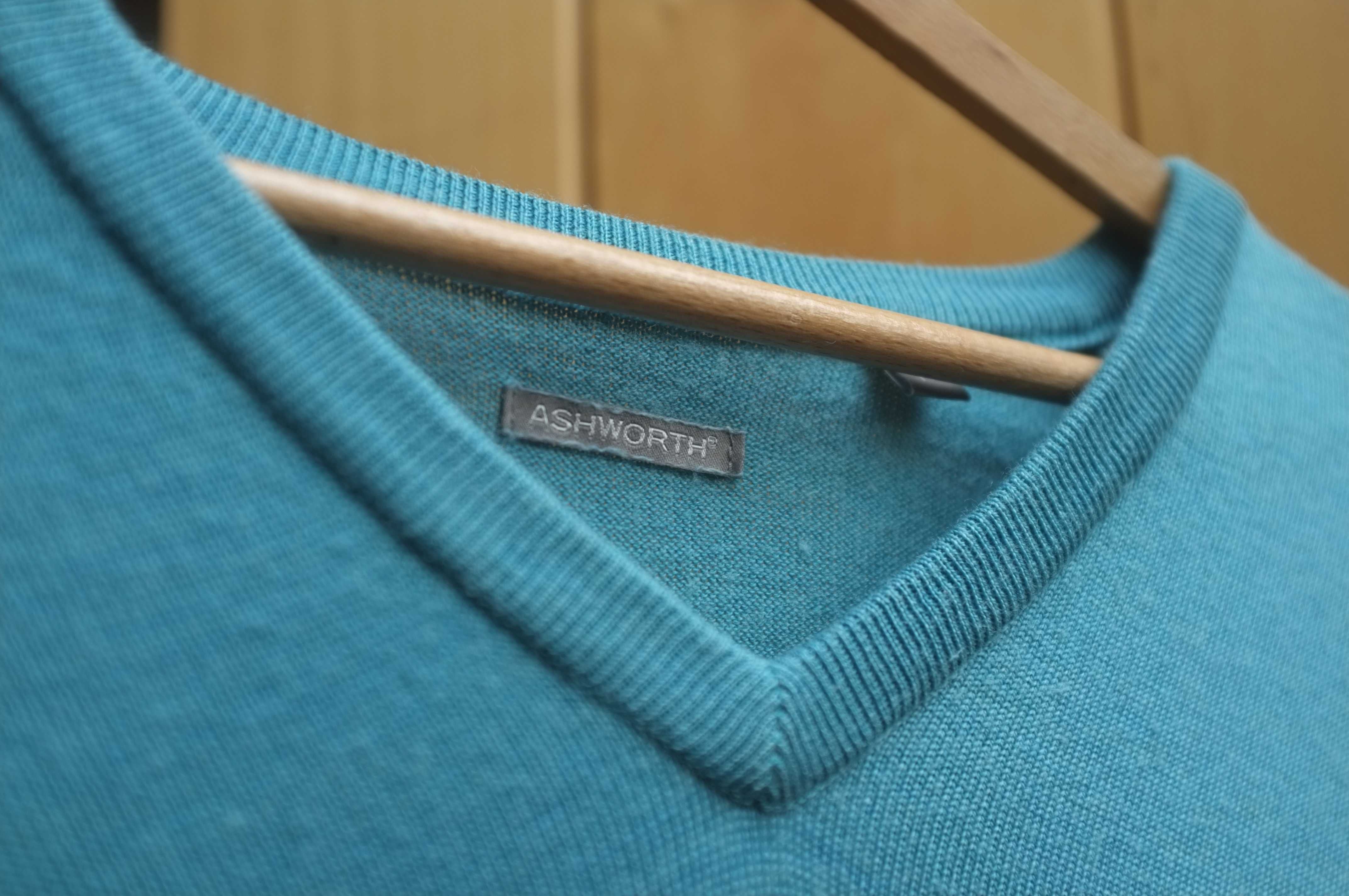 niebieski błękitny sweter Ashworth wełna merino 100% Scotland wełniany