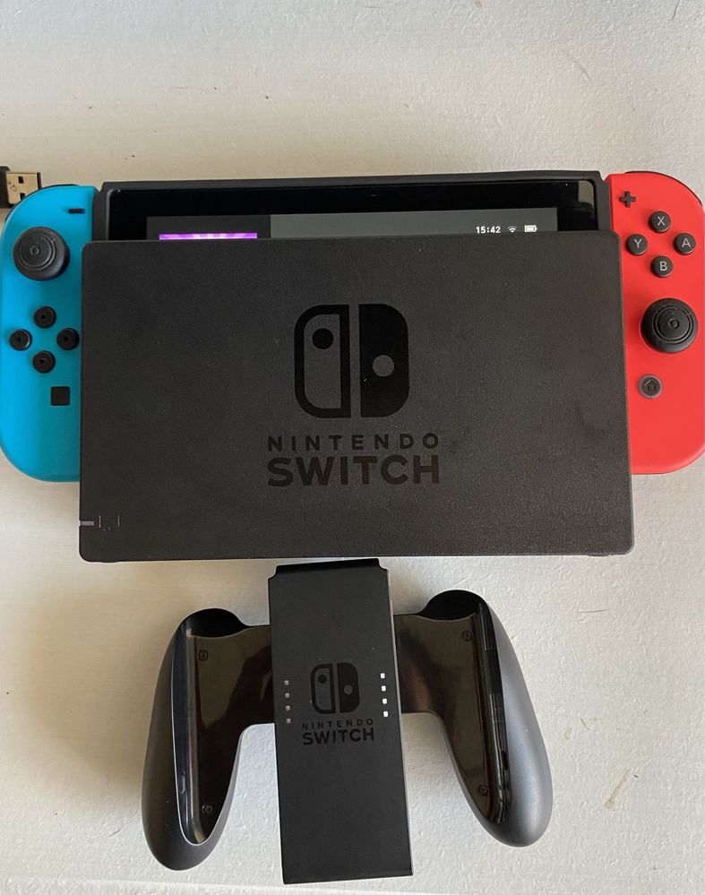 Nintendo Switch + Comando + Mala de transporte