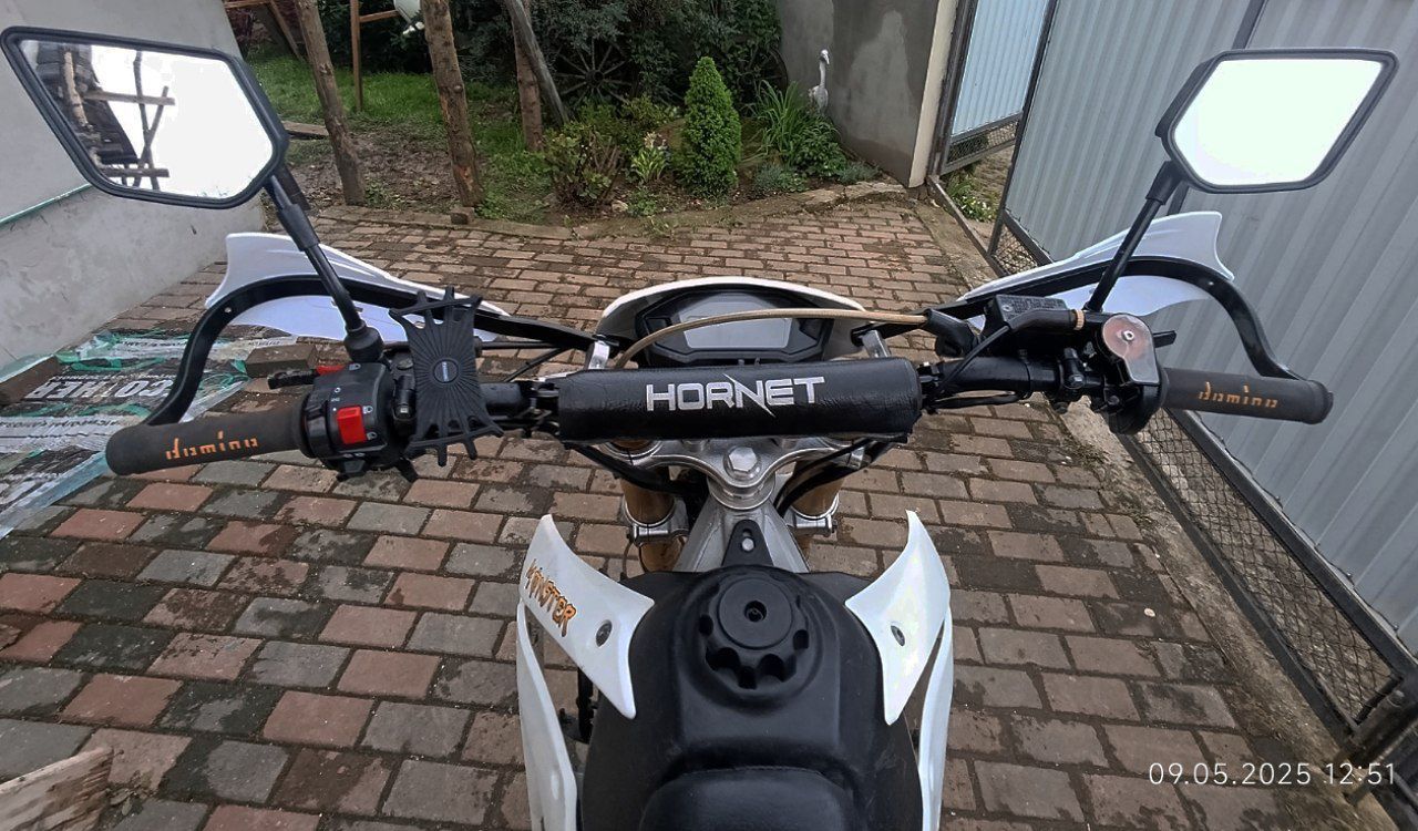 Hornet Dakar pro