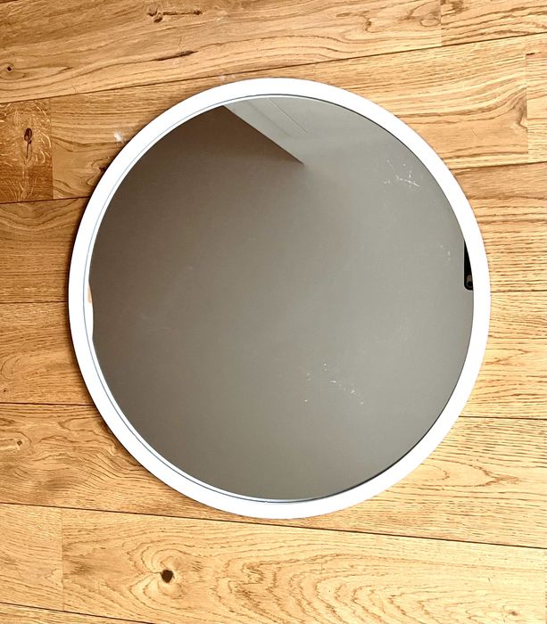 Lustro łazienkowe z białą ramką, okrągłe 52 cm