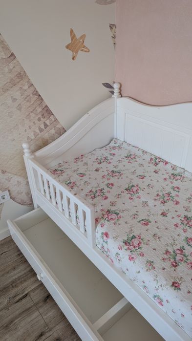 Дитяче ліжко з дерева