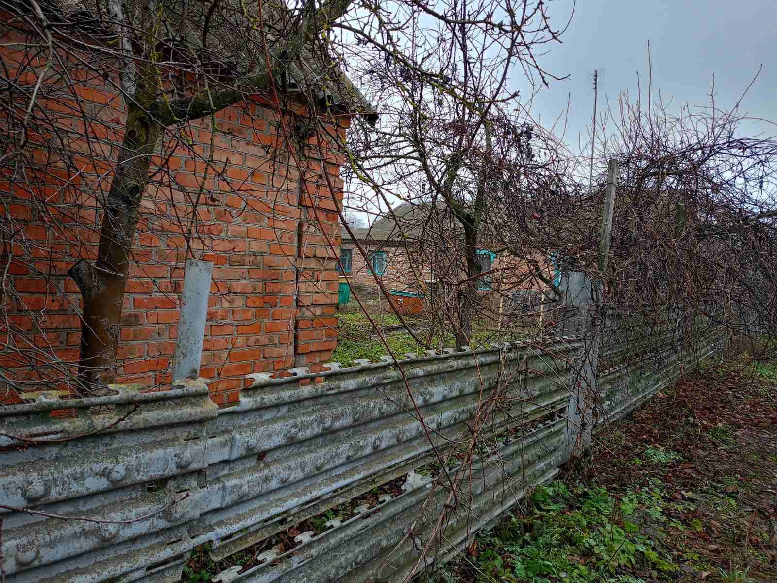 Продам будинок в центрі села