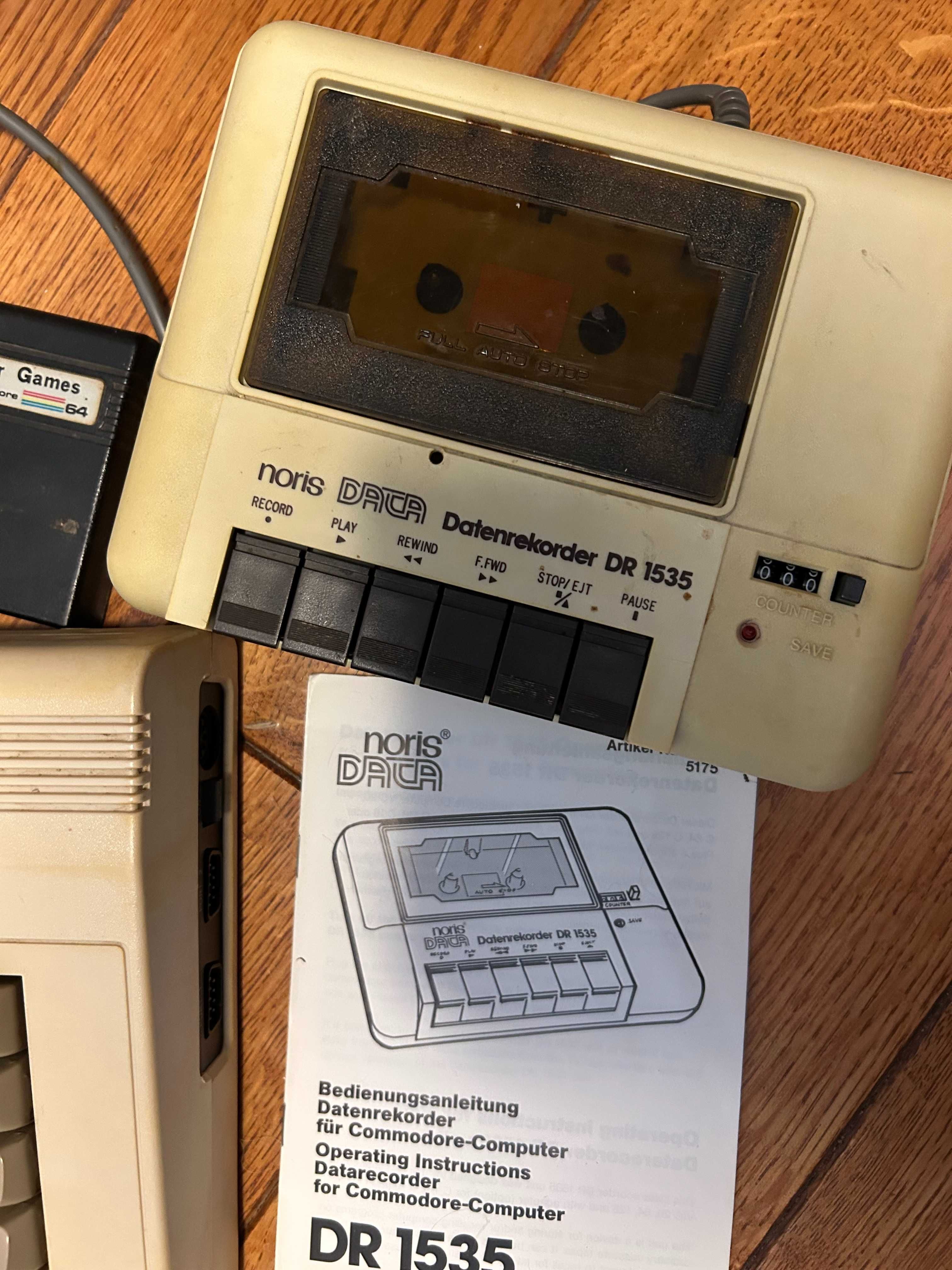 Commodore C64 stacja dysków joystick, 40 płyt z grami