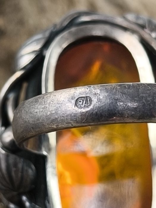 Srebrny Pierścionek z Bursztynem Autorski Sygnowany Pr.800 / 1963-86r