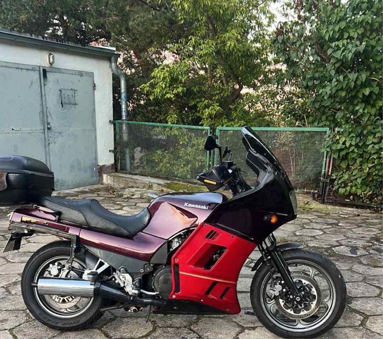 Wynajem kawasaki gtr1000