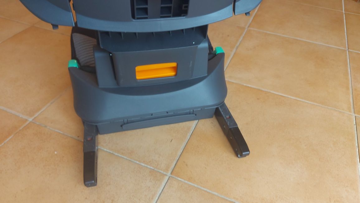 Cadeira auto Chicco Fold&Go i-Size (100-150 cm)