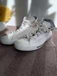 buty conversy z sercem