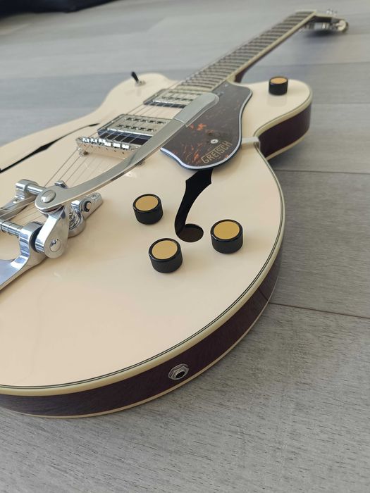 Gretsch G2622T Streamliner Center Block DC – Vintage White (Nova)