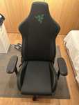 Cadeira Razer basicamente nova