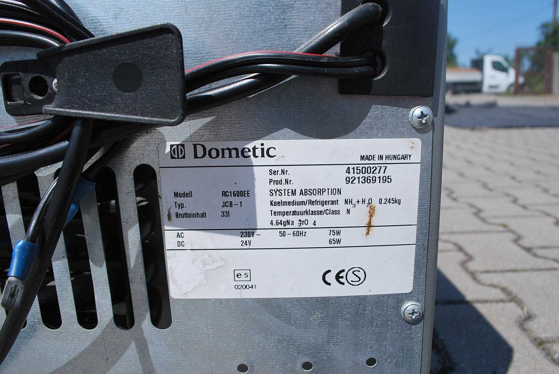 Lodówka DOMETIC RC1600EE 24V, 220V, do kempingu/kampera
