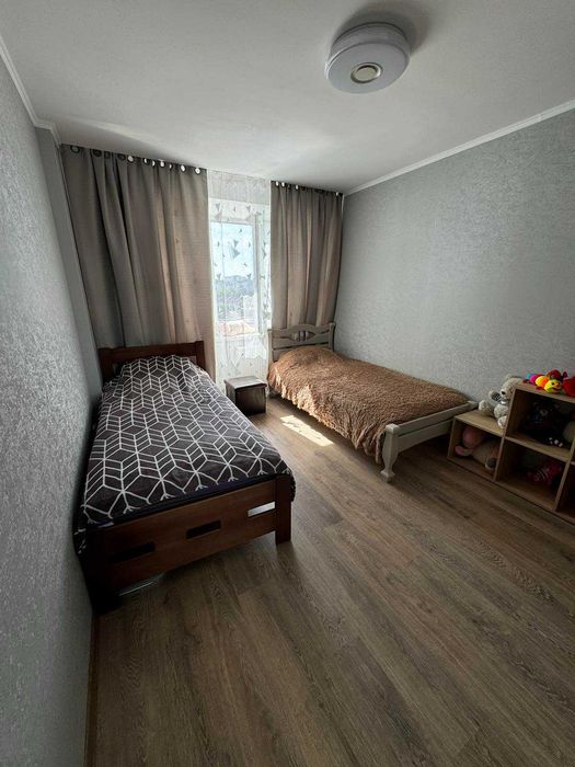 Дворівнева квартира на Виставці, вулиця Будівельників