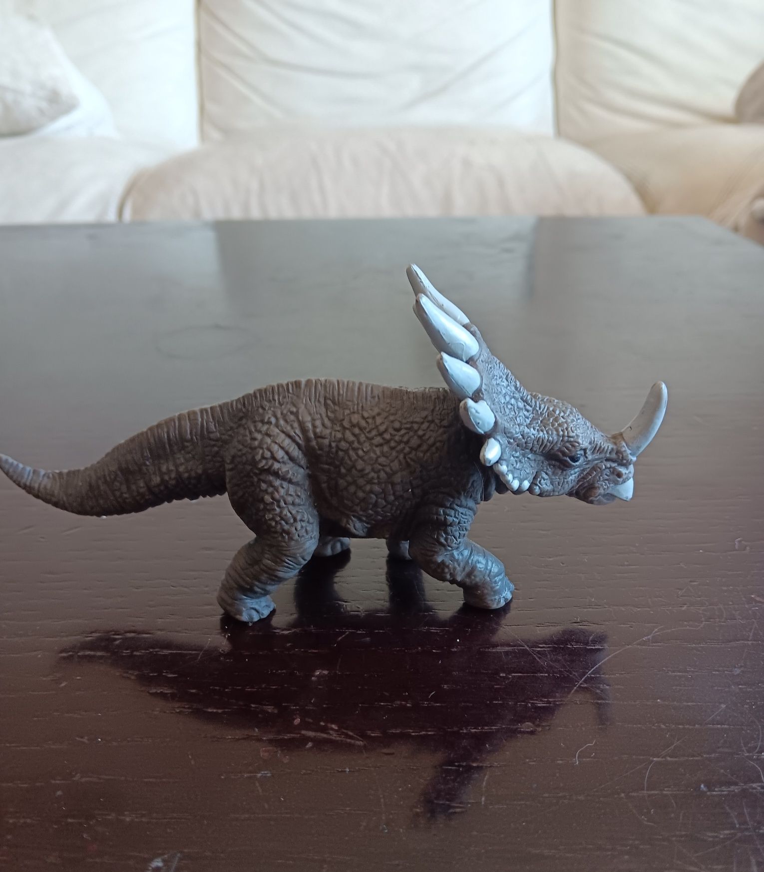 Triceratops - dinossauro de brincar