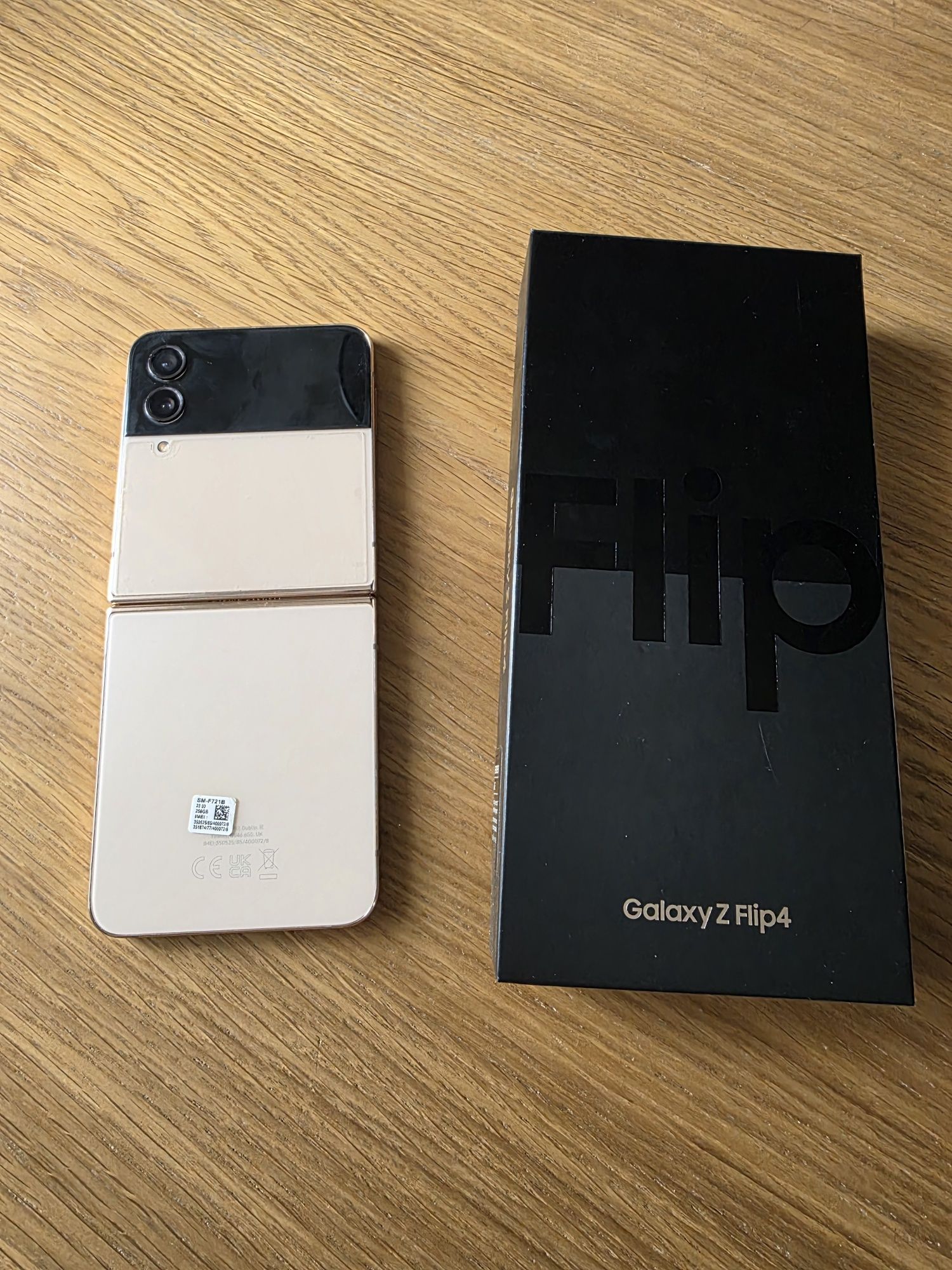 Samsung galaxy Z Flip4 256 GB