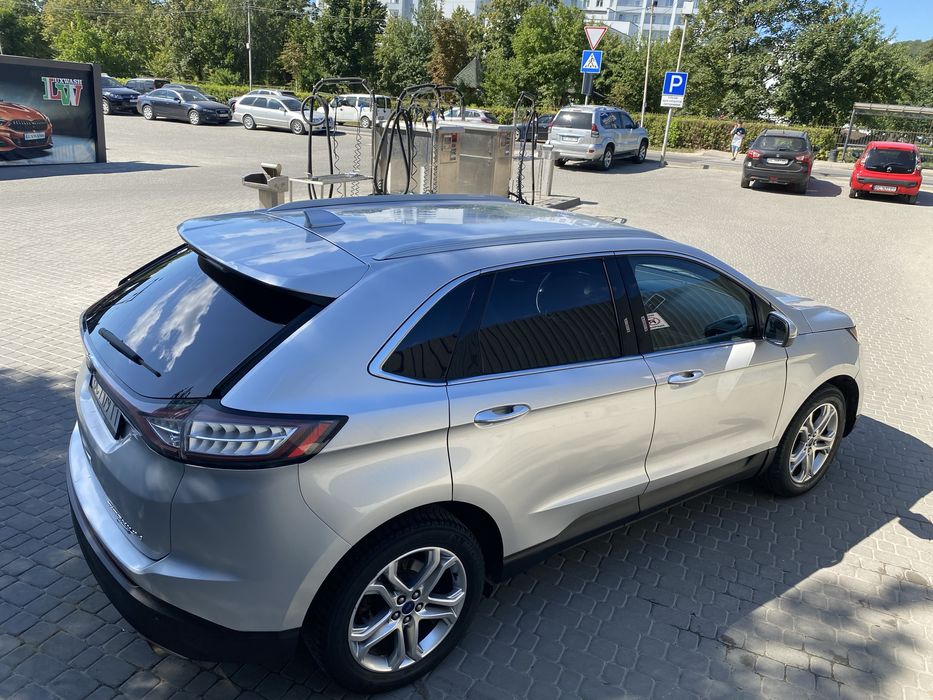 Ford edge TITANIUM