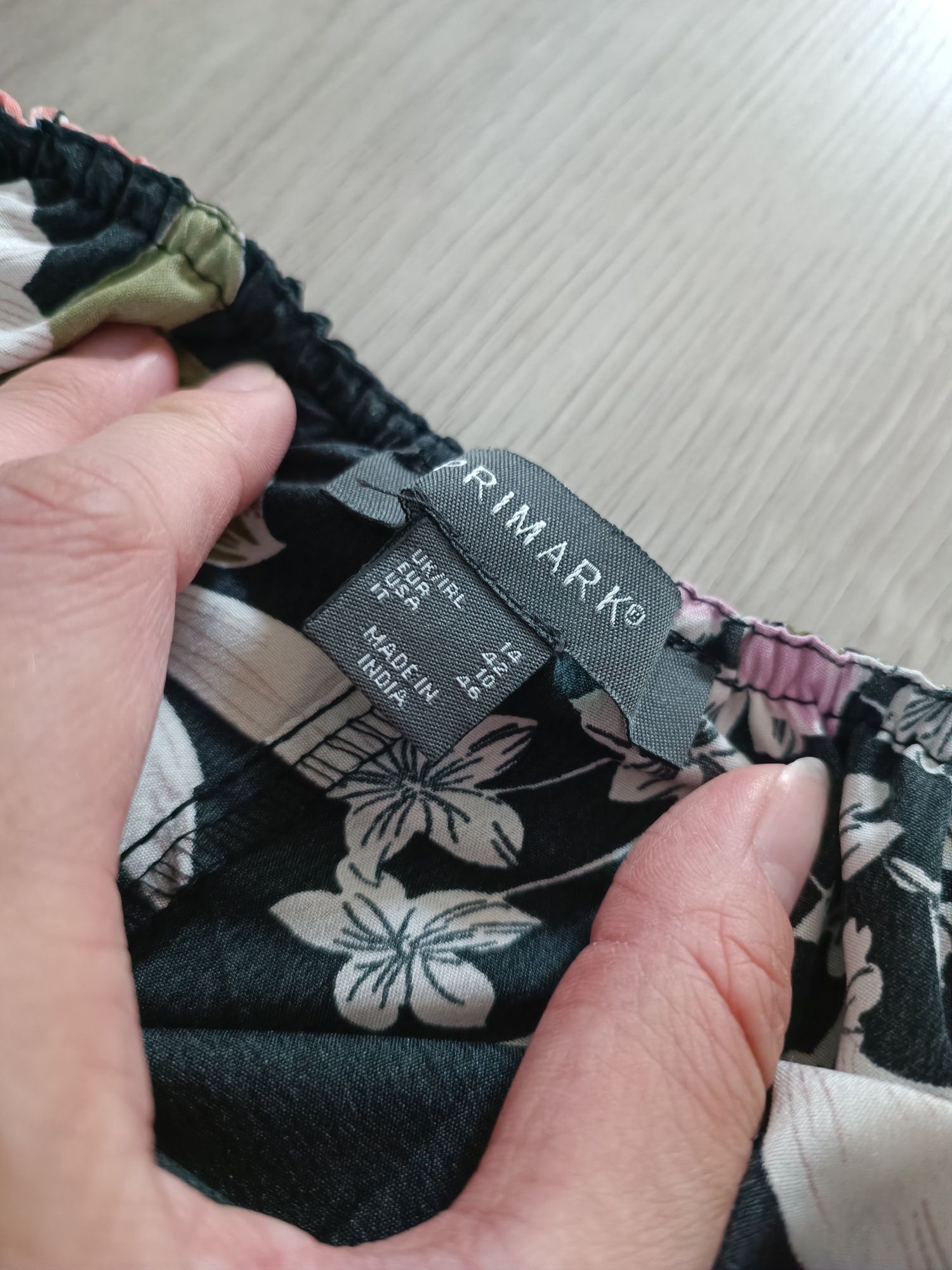 Czarna sukienka damska w kwiaty Primark r.42