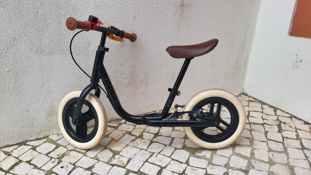 Bicicleta sem pedais para criança (1 a 4 anos)