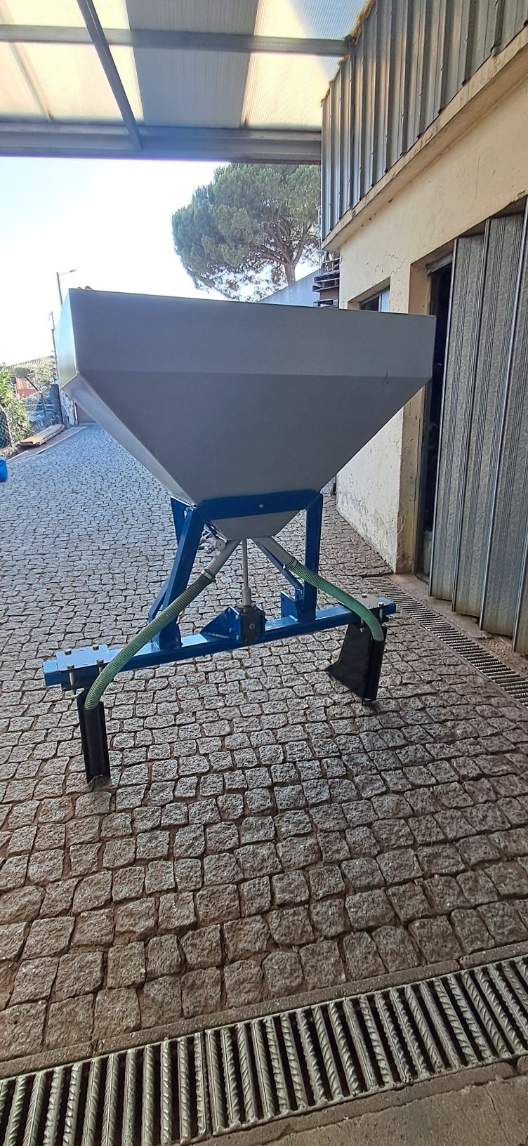 Subsolador de adubo granulado