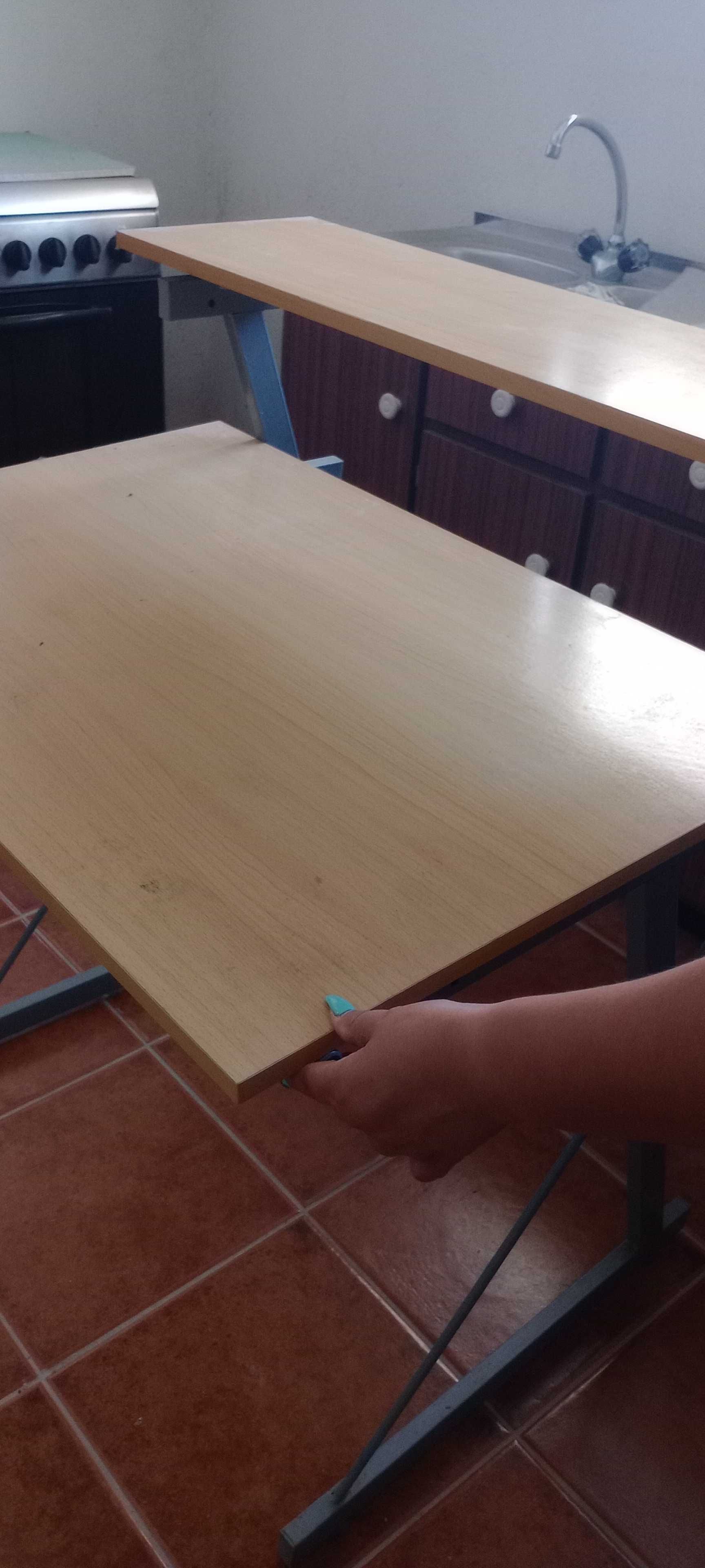 Secretária ou mesa para PC