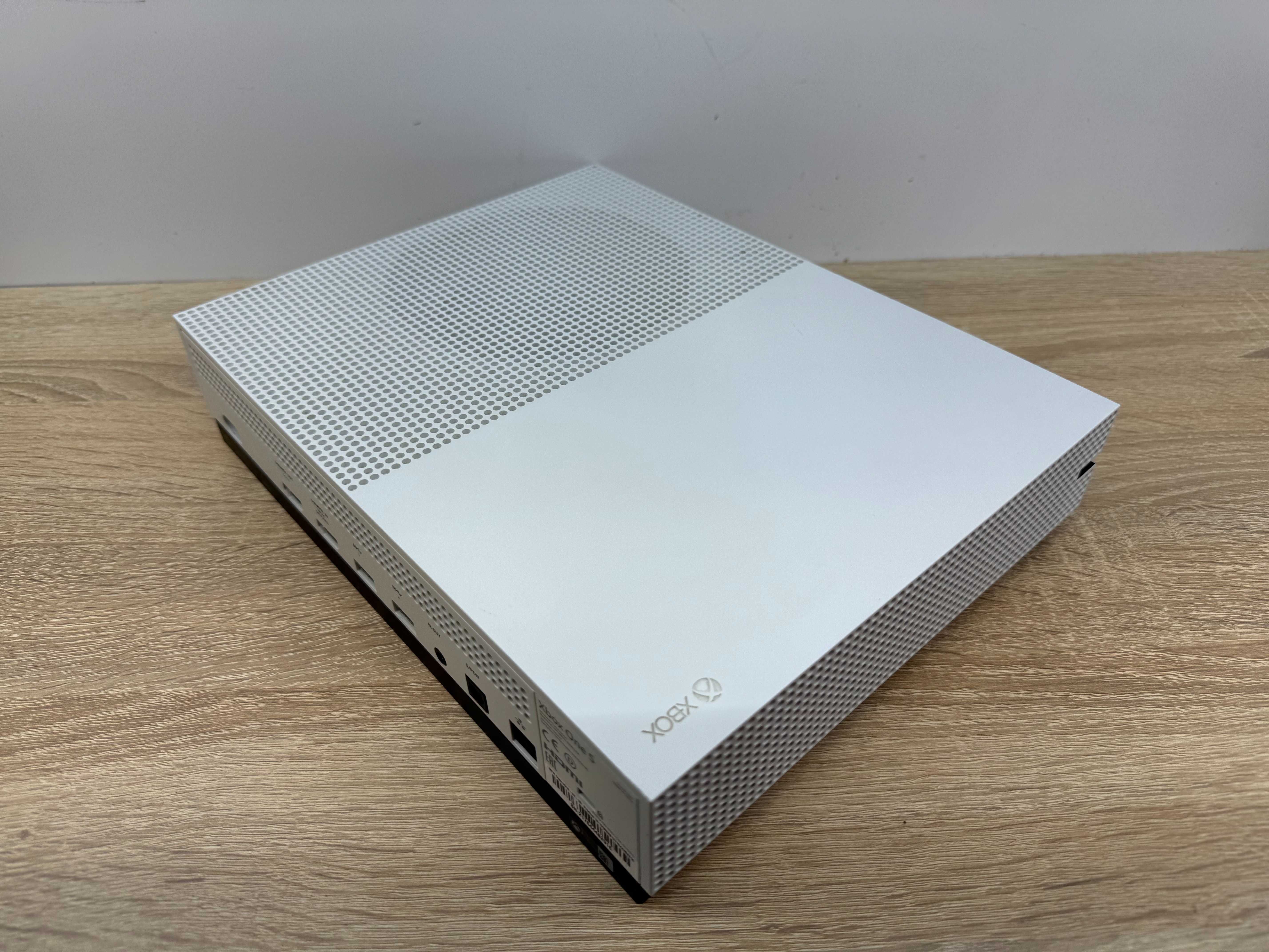 Konsola Xbox One S 1 TB biała z napędem + oryginalny pad, okablowanie