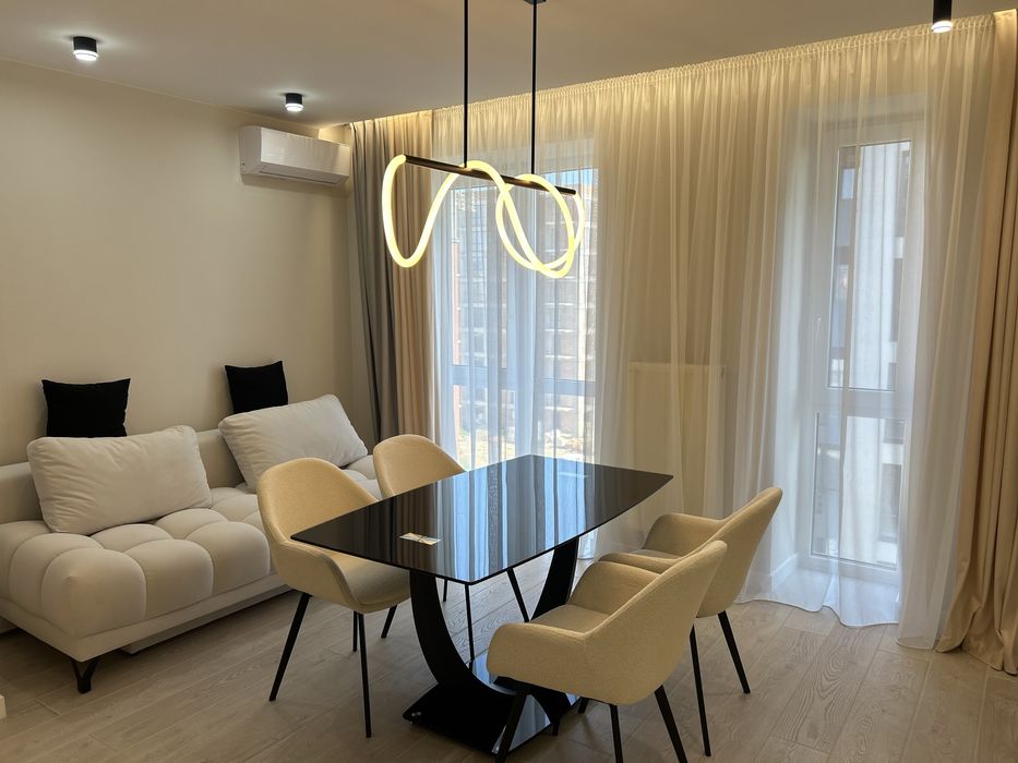 Вишукана 2к квартира + велика кухня студія у ЖК «West Towers»