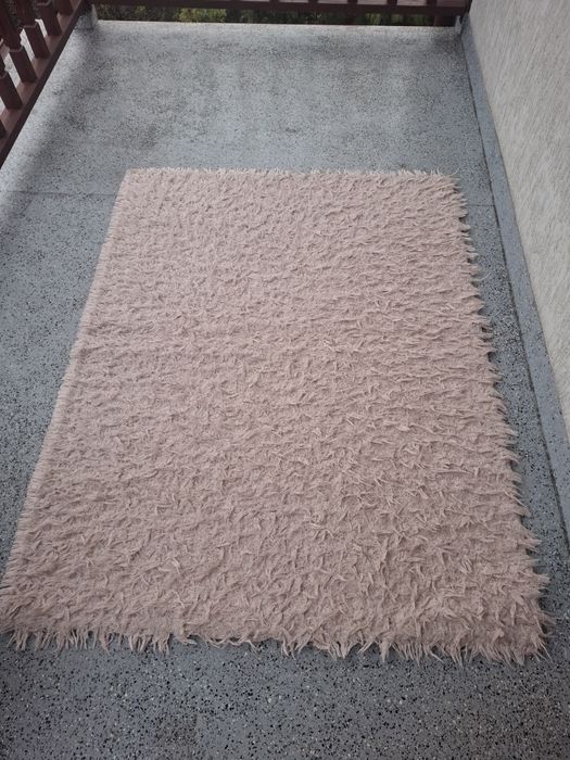 Dywanik 160x120  bialy i brudny roz