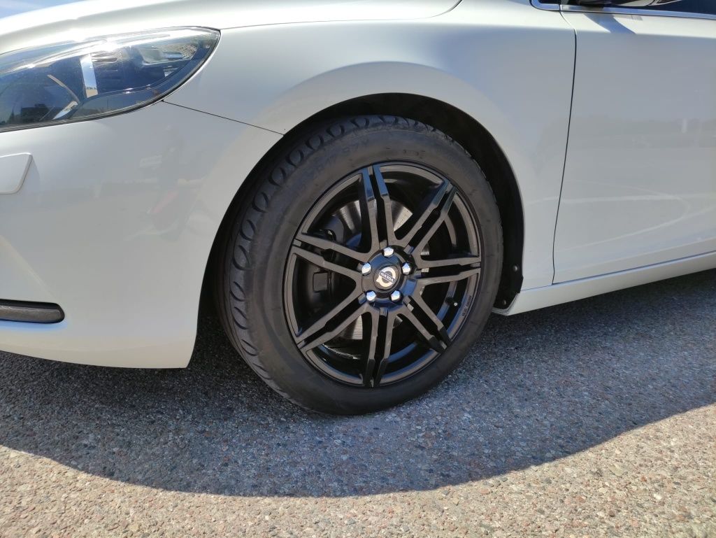 VOLVO v40 II D3 Momentum