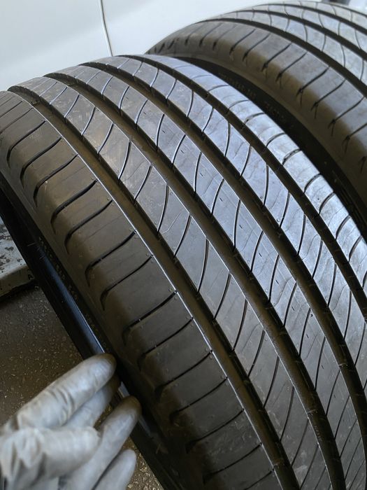 235/45/19 - Michelin Primacy 4 (NOVOS)