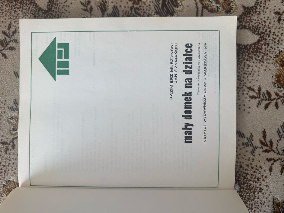 Mały domek na działce Muszyński Szymański