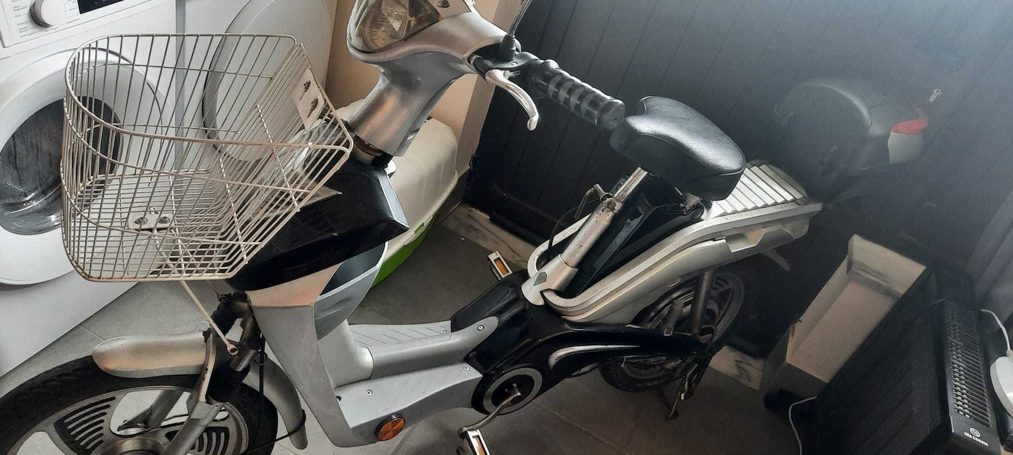 Moto Elétrica em Perfeito Estado