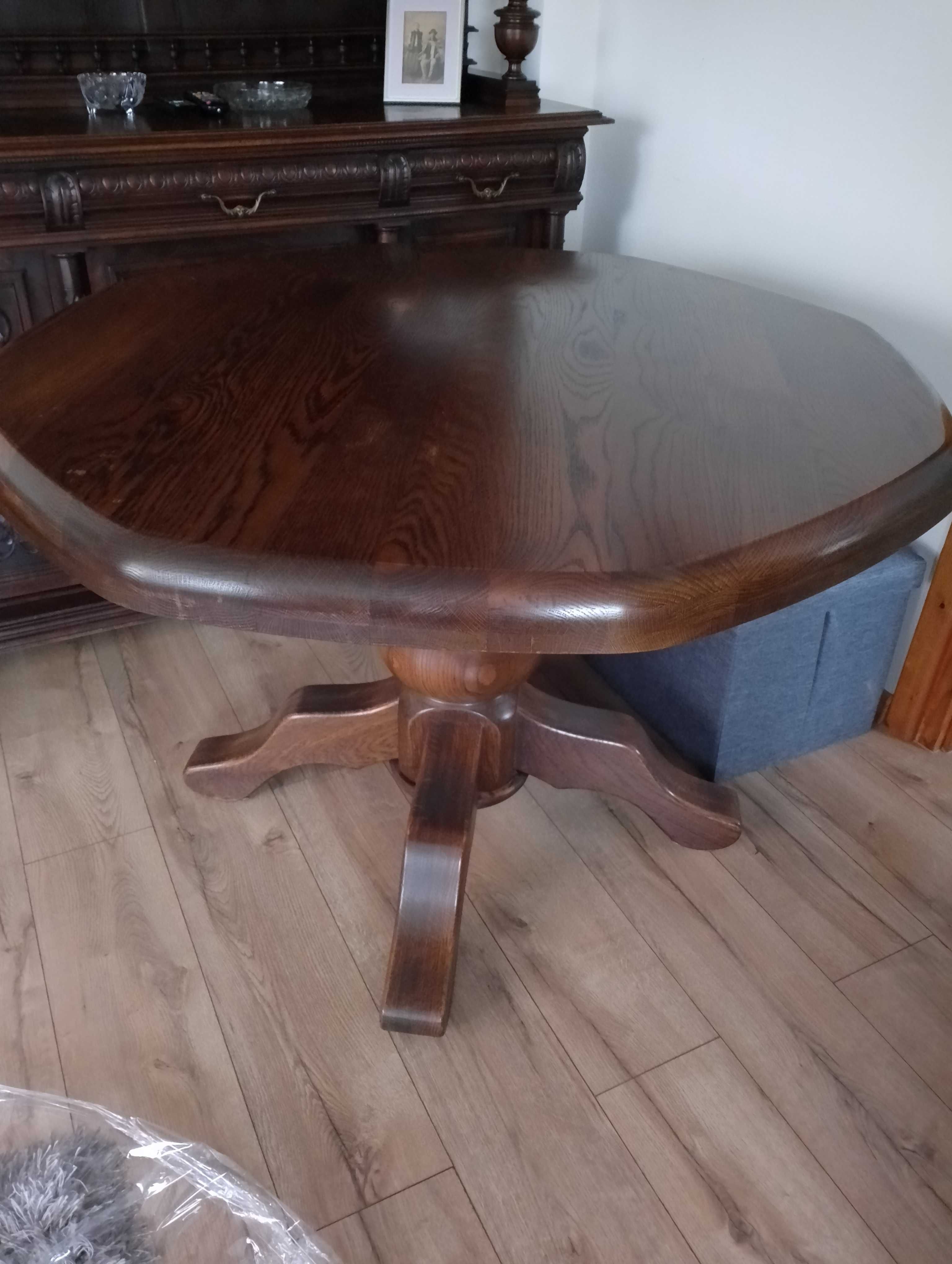 stół osmiokątny z krzesłami