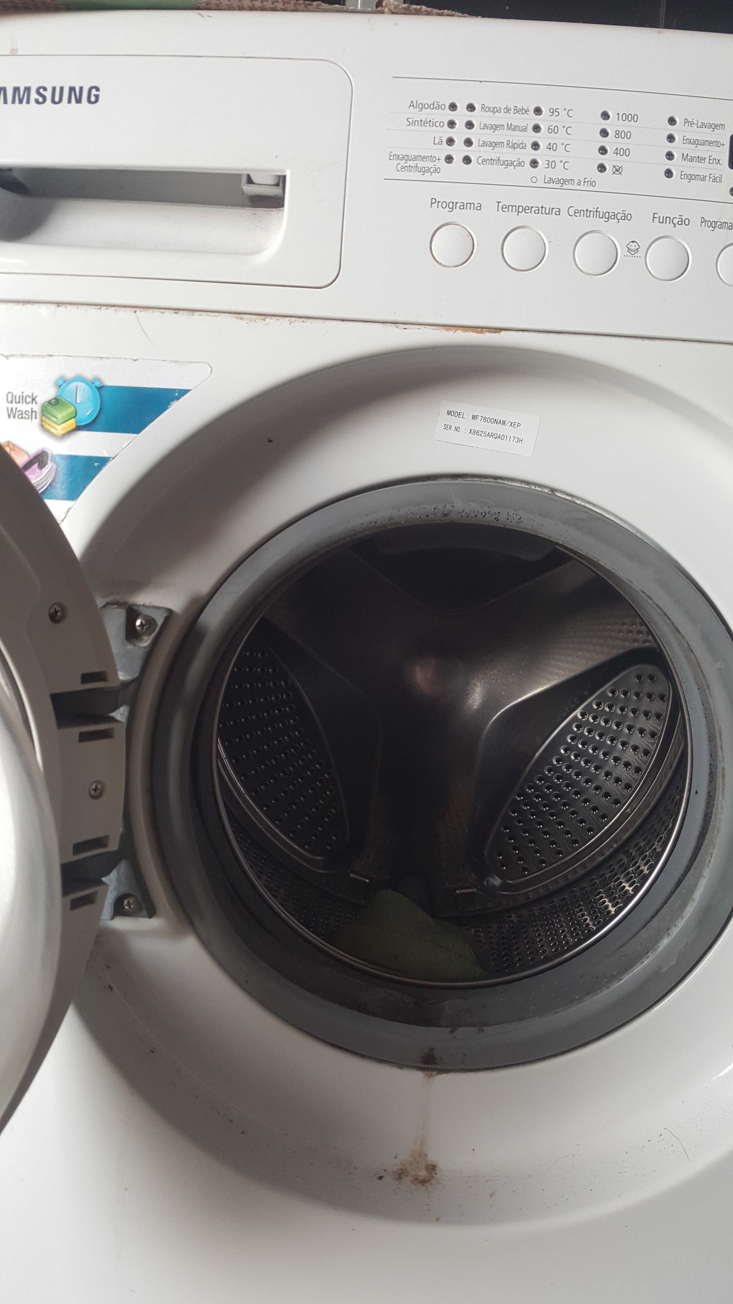 Máquina de lavar usada