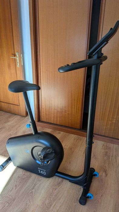 Bicicleta Estática Essencial EB 140 - DOMYOS